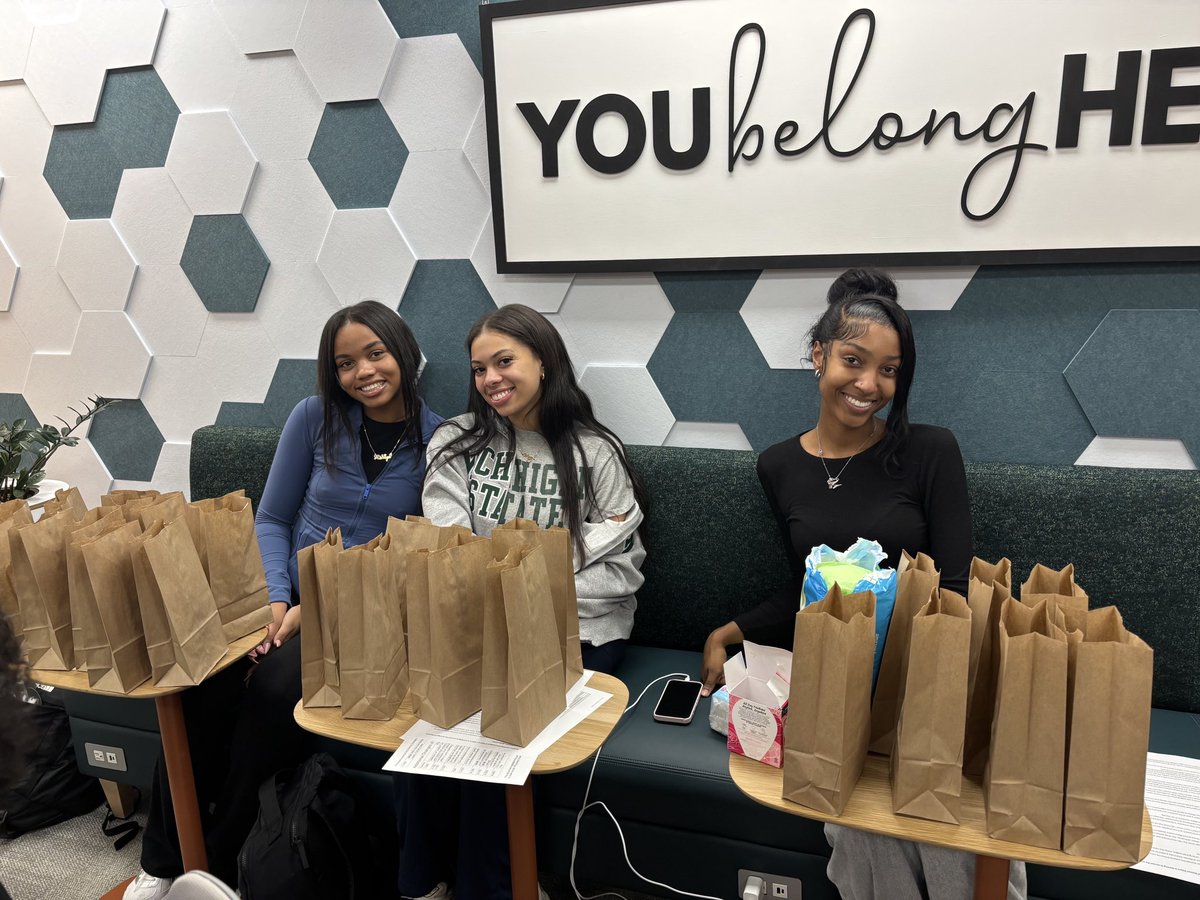 ABSW Night of Service💚🤍
We packed nearly 200 bags filled with feminine hygiene products and voting materials, because service and civic engagement go hand in hand. Special thanks to Donna Mullins from the Lansing League of Women Voters for inspiring the evening #MSUSocialWork