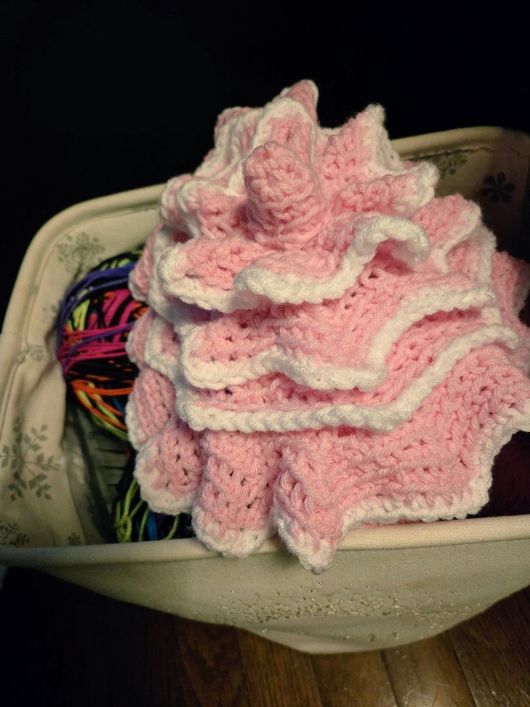 MadamQueen7072's tweet image. #CurrentProject a 1980 crocheted Christmas tree centerpiece, for my youngest daughter who likes pink.  Eight rows to go.