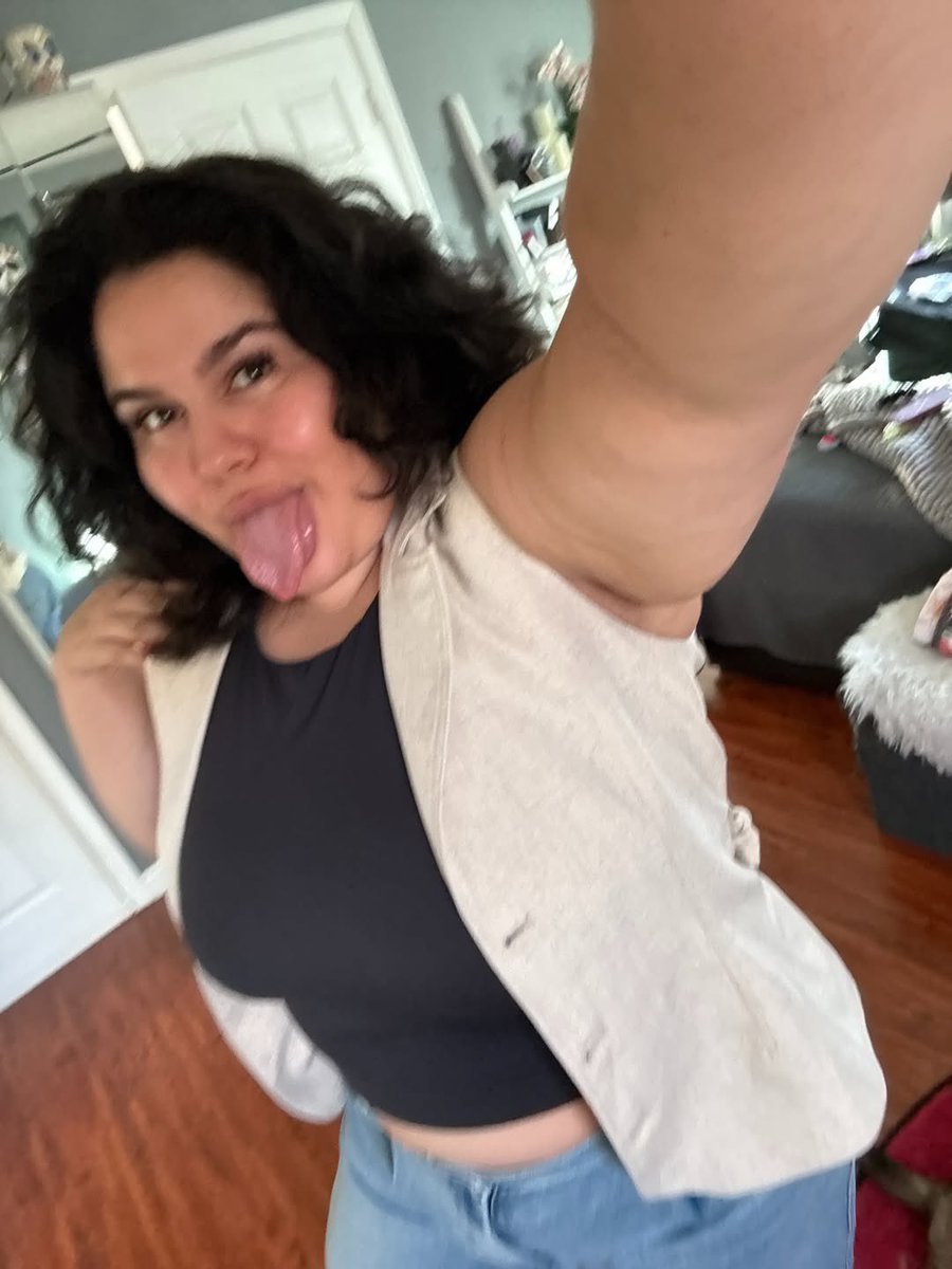 rkate4452's tweet photo. Just being silly https://t.co/QEbFiUs6uF