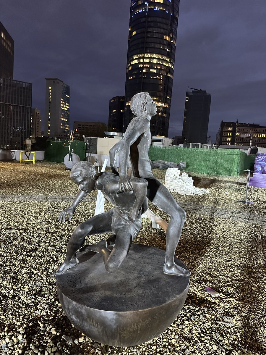 İstanbul kültür ve sanat etkinliklerinde uluslararası cazibe merkezi olma iddiasını pekiştiriyor #sanat