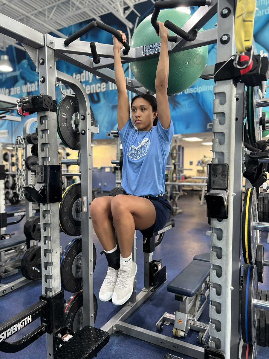 NSU_WBasketball's tweet photo. Iron sharpens iron. One lift at a time. 💪🦈
#SharkCounty // #ThePowerinBroward // #2FTN https://t.co/T9hLeCL6sQ
