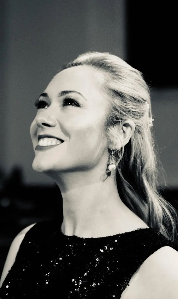 JohnPaulKa67357's tweet photo. A joy, with Kieran Tobin of @camerataireland, to have attended this weekend a superb recital at Kylemore Abbey in Connemara, in aid of the Veronica Dunne International Singing Competition. Soprano Kelli-Ann Masterson, Tenor Conor Prendiville and Dearbhla Collins on piano. Bravos! https://t.co/GCKkEsAQQ1
