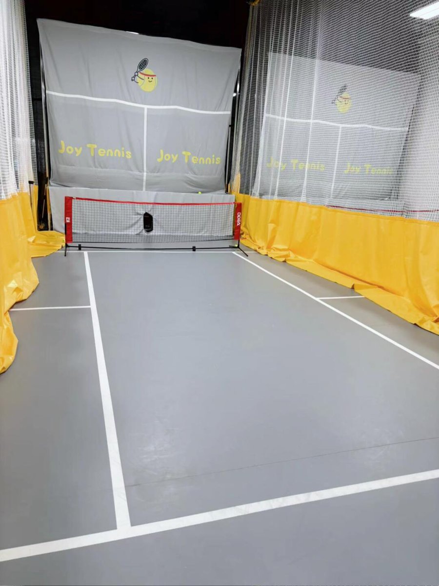 kily_h's tweet image. Indoor tennis court vibe, and fun.🎾
