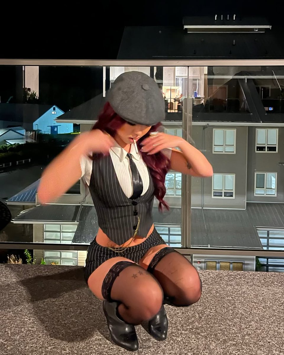 kanedout's tweet image. call me, so i can make it juicy for you.