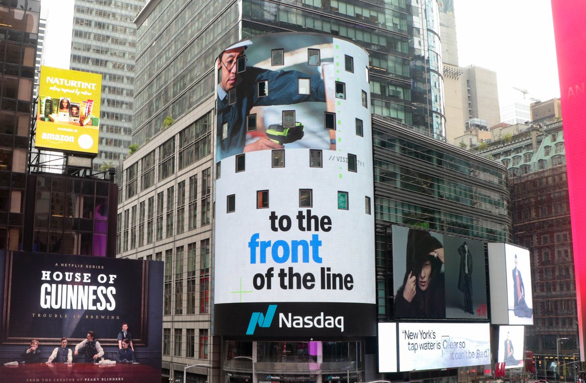 ZebraTechnology's tweet image. We were thrilled to be featured on the @Nasdaq screen, revealing our bold new brand in NYC. 🗽🍎 Join us as we push boundaries and redefine what’s possible. #BetterBeginsNow