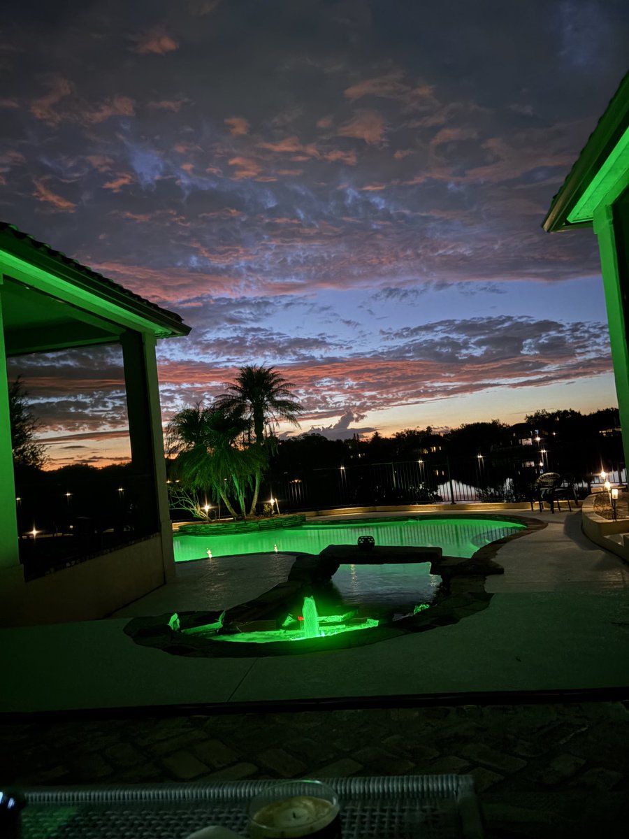 Your life is what you make it!!! God gives us all an opportunity to be successful and mother nature finds away to make all things beautiful!!! LOOK AT THE EARTH TONES OF THE SKIES!!! ABSOLUTELY STUNNING!!! GOD IS GOOD!!! JUST BELIEVE!!!