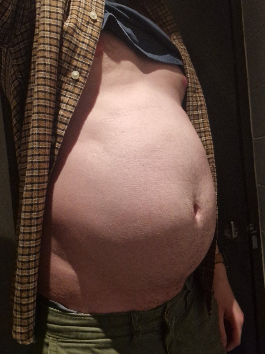 Nothing beats a couple of nicely stuffed belly pics.
Was out for a family meal and let's just say the food kept coming and the beers kept disappearing 🤭😇