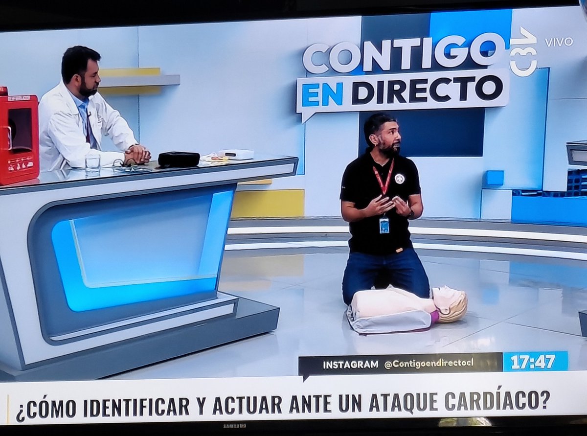 liss_2610's tweet photo. Que importante la información que están dando en #contigoendirectochv es lo que se necesita en la Tv abierta, EDUCACIÓN básica por ejemplo como mantener a alguien con vida mientras llega ayuda médica, una pena que sea a raíz de lo vivido por #patotoledo ayer, debiese ser siempre https://t.co/wlH48ZQ8b4