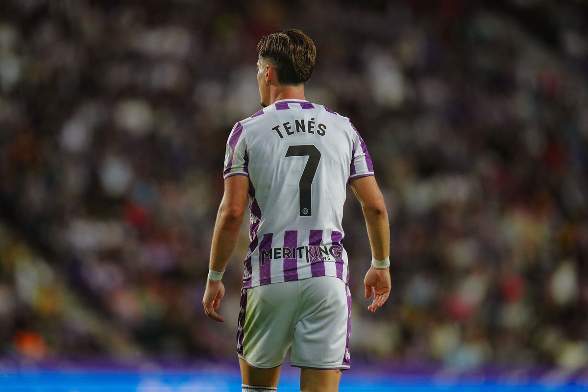 sergicanos's tweet photo. Muy feliz por mi debut con la blanquivioleta en nuestra casa 💜⚽️ Caemos y nos levantamos todos juntos! Aúpa Pucela @realvalladolid https://t.co/aFhjevwds2