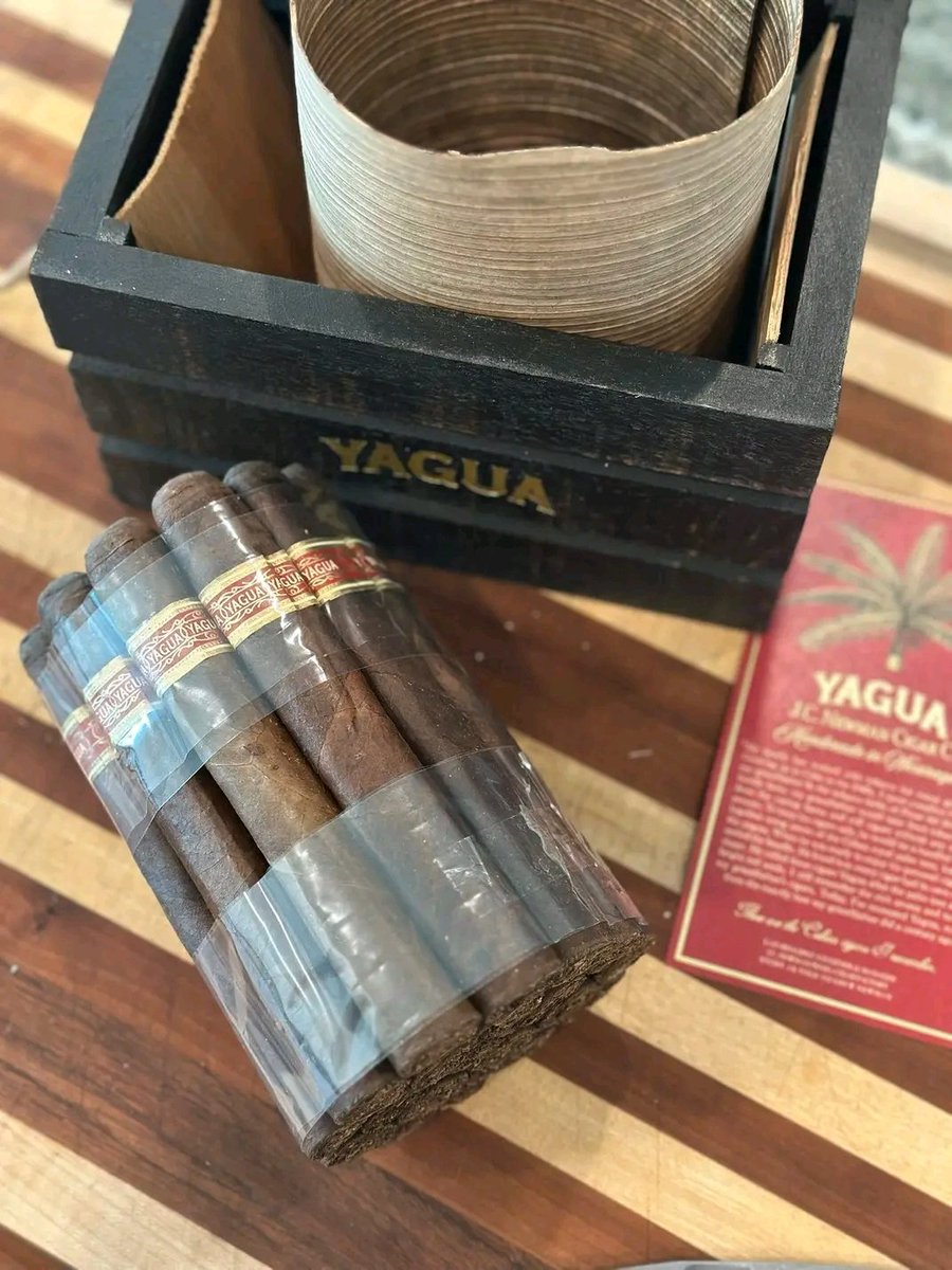 stogiehub1's tweet photo. Yagua is now available for sale message me directly if you're interested in this box. https://t.co/1Up6fhRCSd