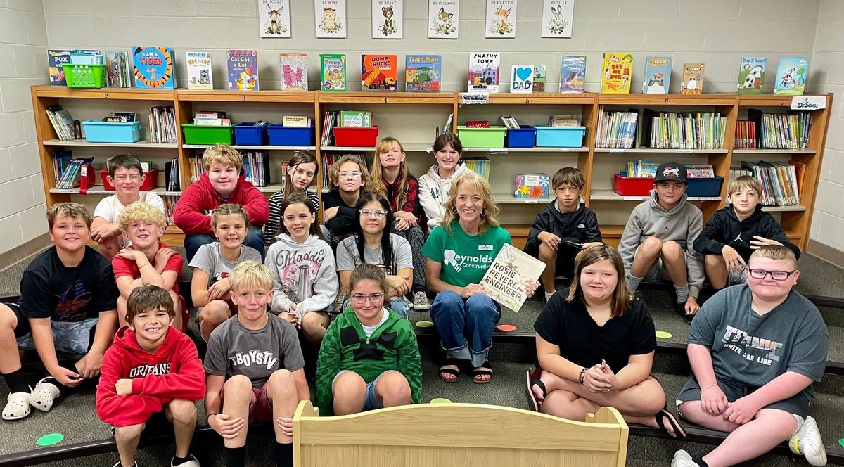 COSMOSIndiana's tweet photo. 🎓 Last week for #CollegeGoWeek, our K-12 students enjoyed guest readers, decorated doors, college app help, dress-up days &amp; more—celebrating dreams &amp; future goals!

#FutureReady https://t.co/tkhOsnZtVU
