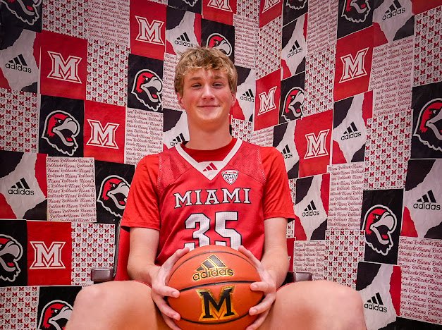 Thank you <a href="/_CoachHolmes/">Jonathan Holmes</a>, <a href="/CRichyRich23/">Carl Richburg</a> and the rest of the Miamis coaching staff for having me on an unofficial visit!