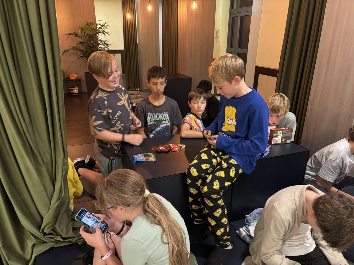 JMSGerman's tweet photo. A fantastic day at Phantasialand. Followed by chilling at the youth hostel. https://t.co/6mKLpX9wHa