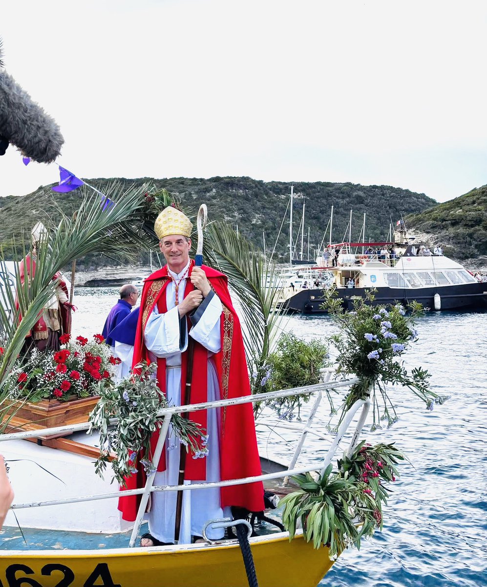 Soutien au Cardinal François Bustillo, visé par des tags haineux.
Son engagement au service de tous reste une lumière en ces temps troublés 🙏
Merci à lui pour son témoignage de paix et de foi. 
<a href="/Eglisecatho/">Église catholique en France</a>  
#Bustillo #Solidarité #corse