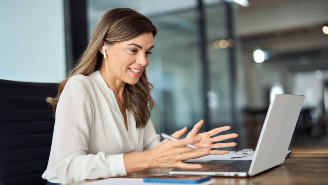 Real_Leads_'s tweet image. Stalled deals are killing Q4.
If 30% of your pipeline hasn&apos;t moved in 21 days...
Treat it as LOST? No absolutely not there are ways around this!
#StalledDeals #Q4Sales #PipelineManagement #SalesStrategy #DealVelocity