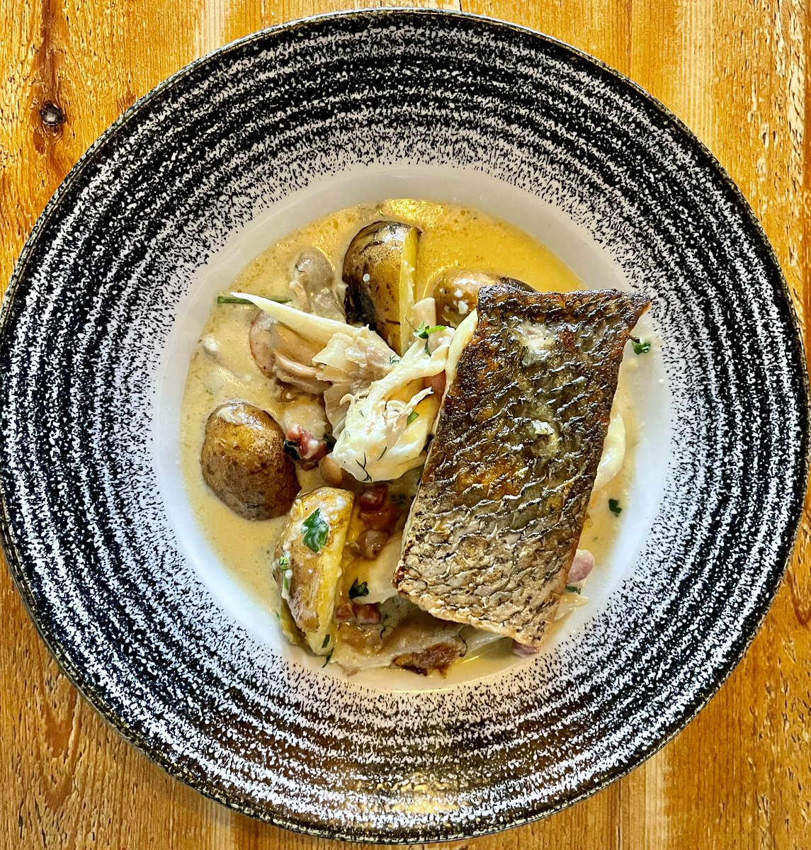 ArtFromTheShed's tweet photo. A perfect plate of fish, prawns, pancetta, wild mushrooms and heritage potatoes. #TheFishShack
#Amble https://t.co/iQBZS09exX