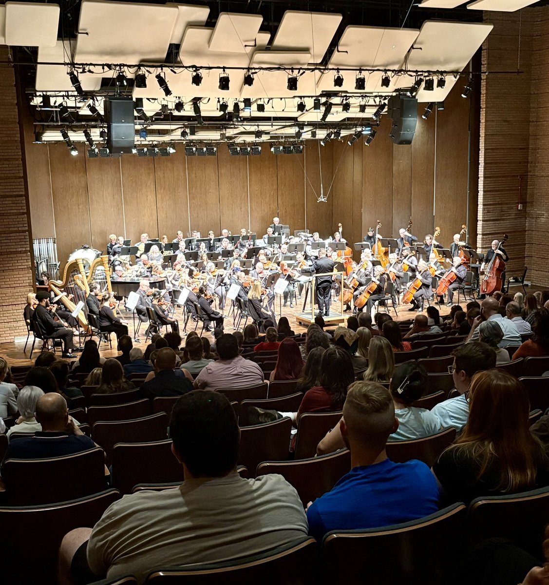 JoeShivelyOUCAS's tweet photo. Congratulations to the Oakland Symphony Orchestra on a fabulous season opener. Don't miss the next concert on November 2. @oaklandu @OaklandCAS @OUSMTD #ThisIsOU #OUCAS #OUSMTD https://t.co/IgX88IKfNg
