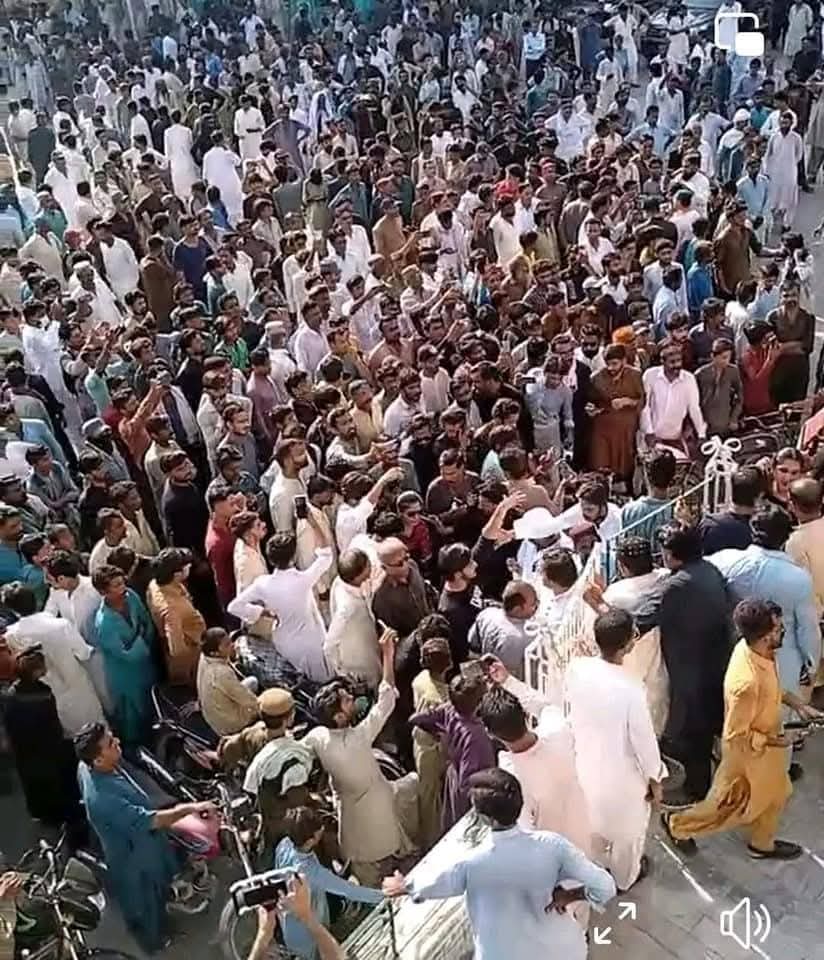 Faiz_Chhalgri's tweet photo. Thousands of employees participate in rallies and sit-ins in Sukkur, Khairpur, Tharparkar, and many districts. #JusticeForSindhEmployees
#JusticeForSindhEmployees https://t.co/10QLpMgUr0
