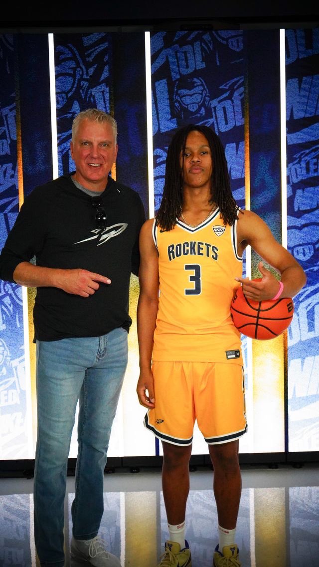 Peyton_kemp26's tweet image. Thank you @Coach_Kowalczyk @Justin__Ingram and the rest of the staff for a great visit! 
Go Rockets🚀💛?? #unofficialvisit #notcommitted