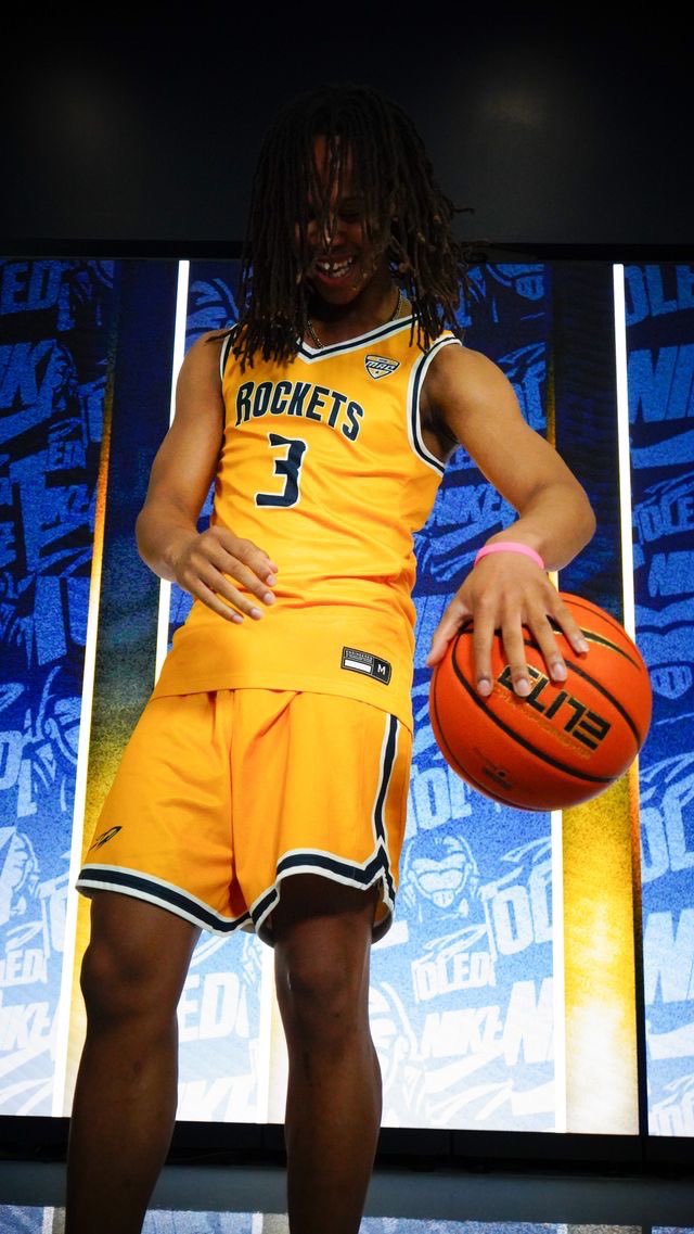 Peyton_kemp26's tweet image. Thank you @Coach_Kowalczyk @Justin__Ingram and the rest of the staff for a great visit! 
Go Rockets🚀💛?? #unofficialvisit #notcommitted