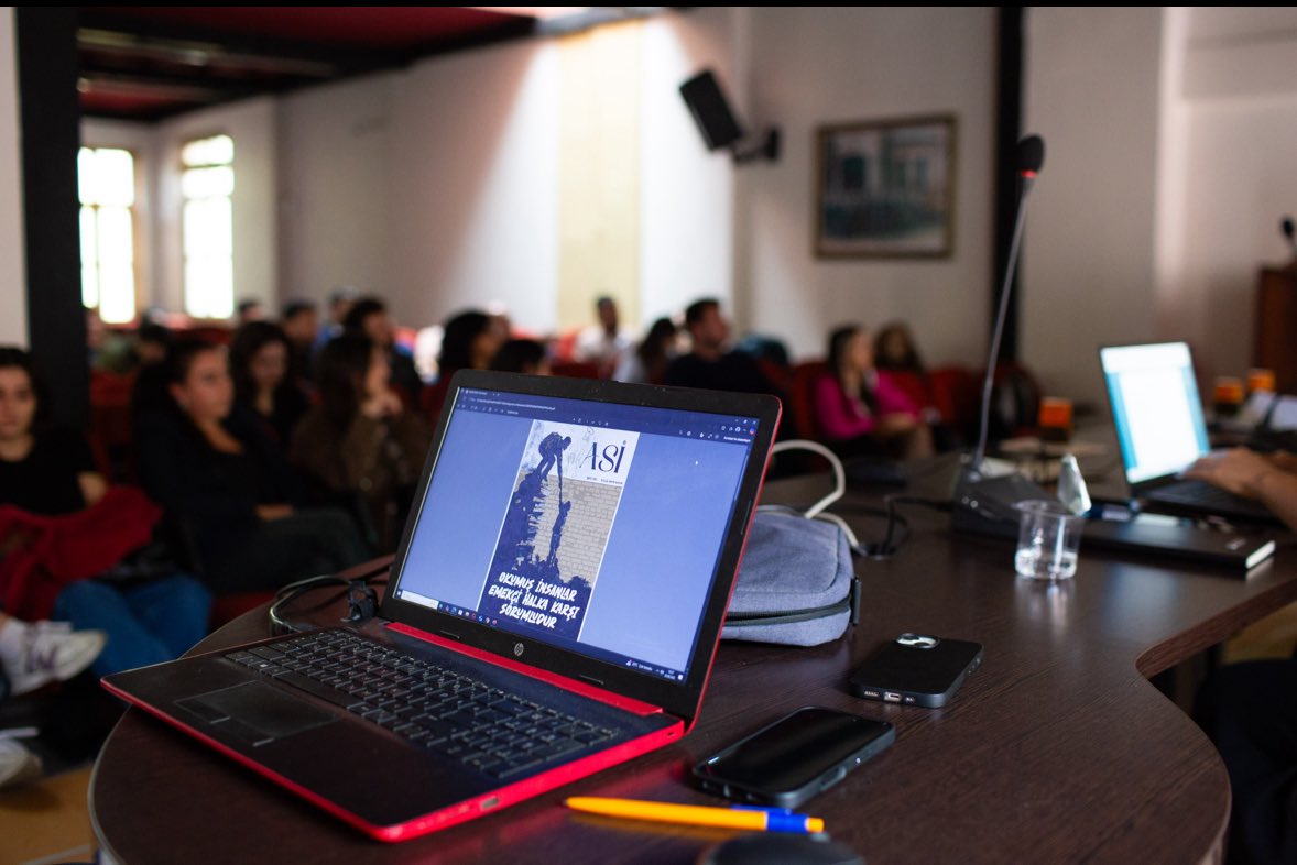 📌ASİ DERGİ İLK SAYISIYLA 29 EKİM’de! 

📌Avukatın Sesi İnisiyatifi olarak 28 Eylül 2025 tarihinde  2025/2026 yılı Genel Kurulumuzugerçekleştirdik.  

📌Genel Kurulda 9 kişilik Yürütme Kurulu seçildi. Ayrıca 5 alt komisyon kurulmasına karar verildi. 

Kurulan komisyonlar şöyle: