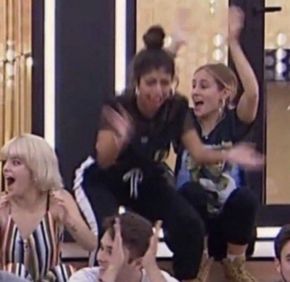 crisjmx10's tweet photo. Chenoa soltando la puya de que el juego de ayer se ha grabado y se ha colgado JAJAJAJAJAJAJAJAJAJAJA
#OTGala2 https://t.co/TRnMaKVO74