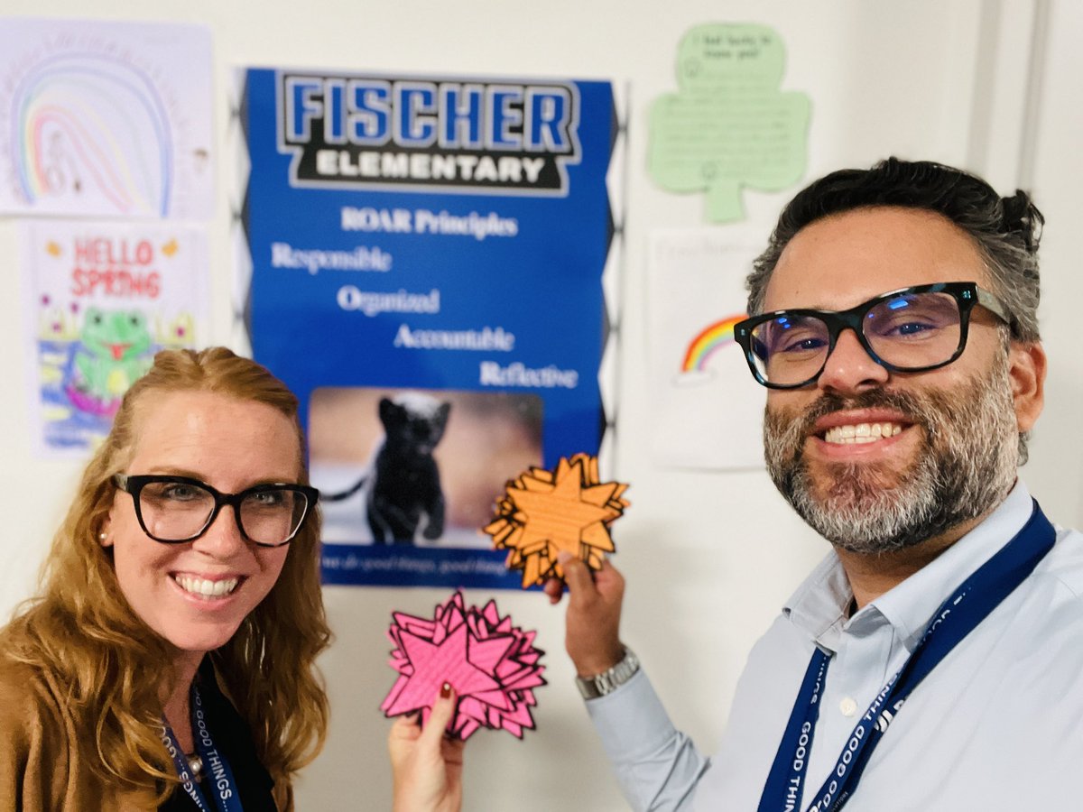 FischerD205's tweet photo. Mrs. Martinez’s 5th graders read about How to Fill a Bucket and then shared appreciation notes with AP Zapata and me: it truly made our day! From “you always say hi to me” to “I can’t believe you help over 500 people and manage it,” their words filled our buckets. 🪣
#WeAreD205 https://t.co/aE83ctTeKN