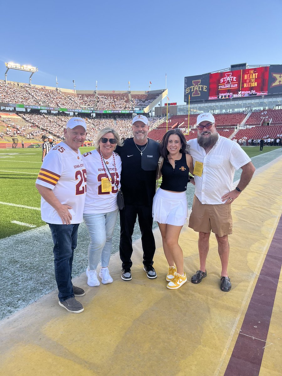 LelleEllie's tweet photo. Great day to be a Cyclone!!! 💛 🌪️ ❤️ 🏈 https://t.co/3QTlzyZVMH