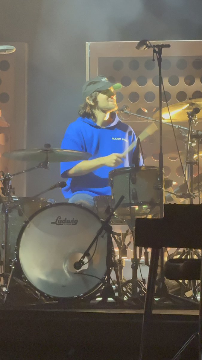 justafangirlie1's tweet photo. okay so the headliner needed his own post. i’ve seen djo three times and yesterday’s performance was truly amazing. this was my favorite and best concert to date. thank you to djo and post animal for a truly unforgettable experience. #allthingsgodc #allthingsdjo https://t.co/QcbrH4ewdq
