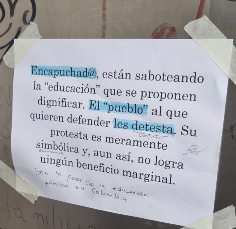 Sin rayar ninguna pared, en la Universidad Nacional han comenzado a aparecer estos carteles
Que opinan? 🐶