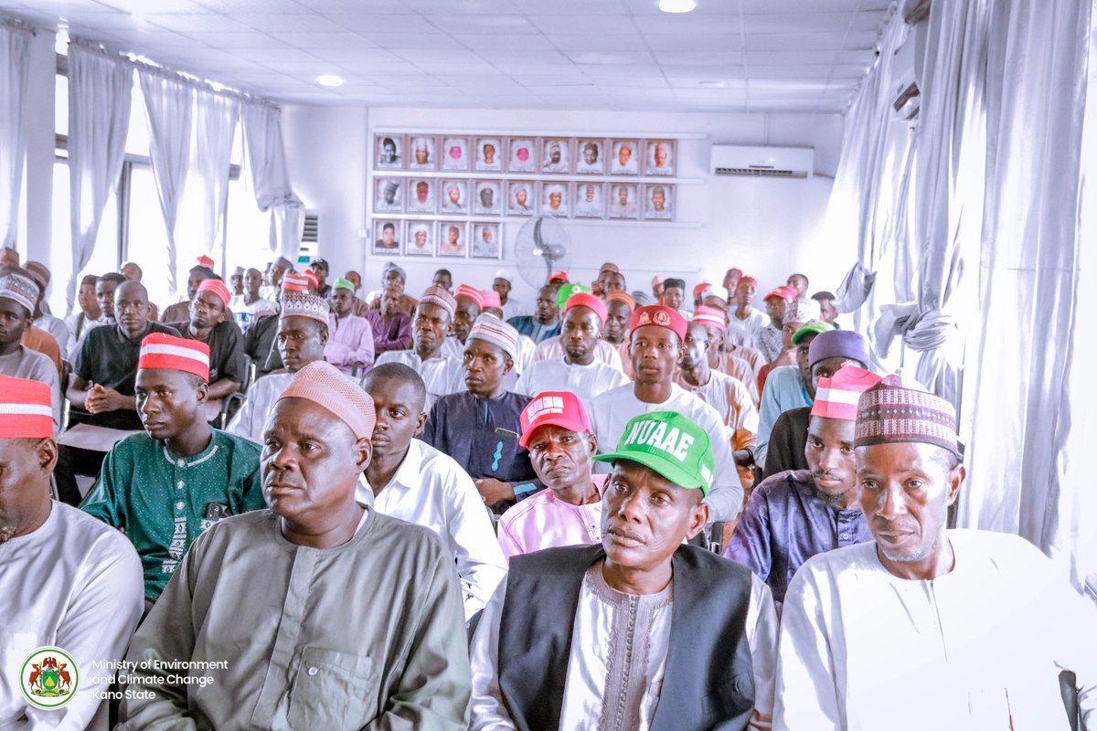 DahirMHashim's tweet image. Today, we officially presented employment offers to 100 newly engaged Forest Guards. I congratulate them for joining us in this noble task of protecting our forests and preserving the future of Kano State.
Trees are a source of life, shade, and sustenance. Caring for them is not…