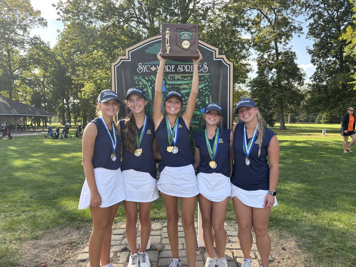 GirlsGolfAHS's tweet photo. The #Ladybluestreaks are heading to STATE!! The girls won districts with a score of 369!! 🏆 1st district team title in school history!!⛳️💪🏼 https://t.co/gjIkJEdsJA