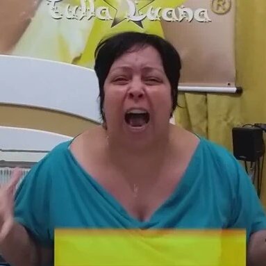 acervoarii's tweet photo. tô com medo do trump deportar a ariana dos estados unidos por causa das varias etnias que ela tem. https://t.co/iyvlJpjeGz