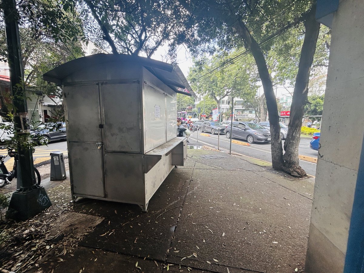 ivanmaya's tweet image. ⁦@SSC_CDMX⁩ ⁦@UCS_GCDMX⁩ ⁦@BJAlcaldia⁩ señores, que ate puesto amaneció hoy en la esquina de división del norte y Magdalena en colonia del valle. Por favor su apoyo para sancionar y retirarlo. Gracias