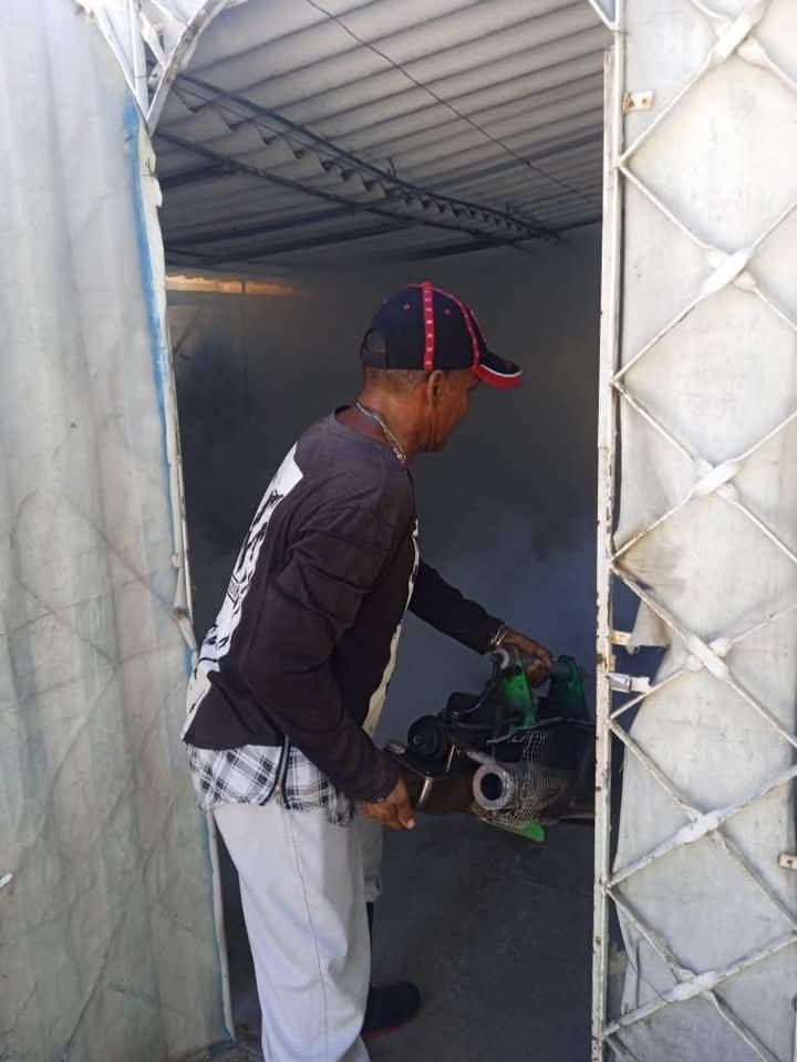 DocenteFinlay's tweet photo. 🦟❌En él área del Policlínico Dr. Carlos J. Finlay de #Colón se trabaja en las manzanas de riesgo en el control de vectores con acciones conjuntas de pesquisa, tratamiento perifocal y PROSALUD.
#CubaPorLaSalud https://t.co/VPU9WNzBlu