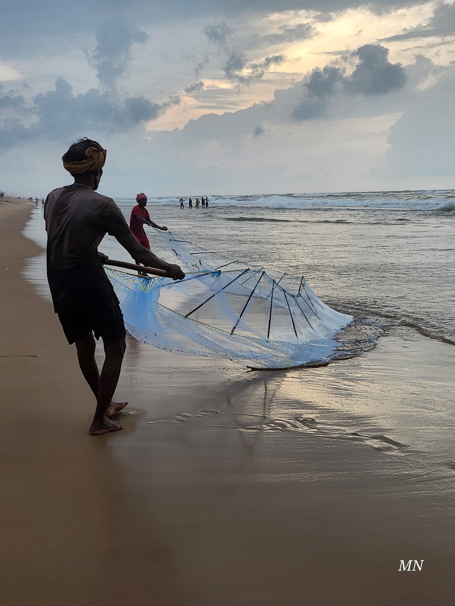 When you don't feel like doing anything then go fishing or follow the fishing communities. 
#Odisha