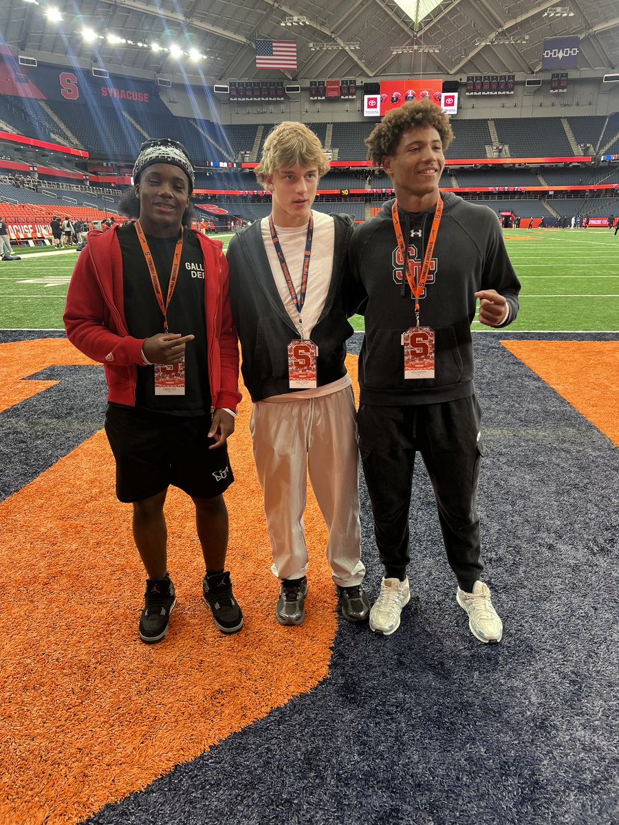 Domcookjr2's tweet image. Thank you @CuseFootball for the
having me!!! Had a great time and loved the environment !!!! #DART #FRANchise @FranBrownCuse @CoachDRedd @CoachNixon_Cuse @allpraisesdue7
@ForsterMaddy12 @Coach_E_Rob @CoachJ_Schaefer @domcooksr
@coachleebehnke @SFHSfootballNY