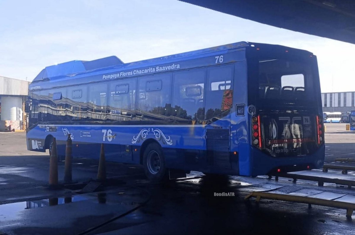 BondisATR's tweet photo. Llegó el pirmer GNC a la #Linea76: es el nuevo interno 1306 https://t.co/0wcvPTFWjO