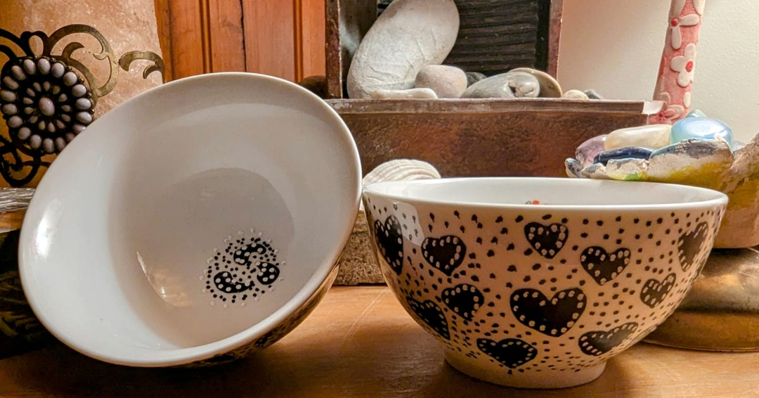 SurfPaints_'s tweet image. This bowl was once plain… now it’s a masterpiece! Surfpaints turned simple ceramic into something unforgettable. What design would YOU paint on a bowl?

@Aileen Stevenson

Check out our collection here👉 surfpaints.com.au/collections/all

#Surfpaints #DIYCeramicArt #CeramicDesign