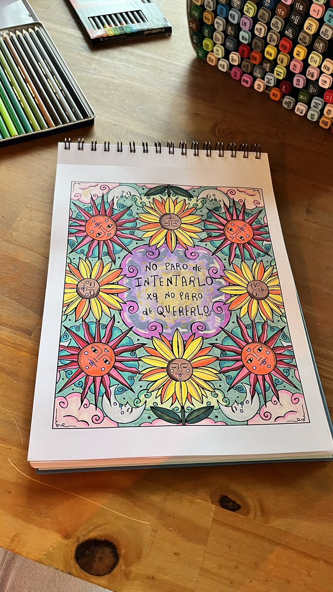 giatare's tweet photo. Spoiler: así queda cuando le ponés color 🌈
Sí, es terapéutico, sí, te hace feliz, sí, te hace sentir artista 🎨
Y no te preocupes: las hojas aguantan acuarela, marcadores, lágrimas existenciales… (lo único que no soportan es a tu ex) https://t.co/neKDcj9waH