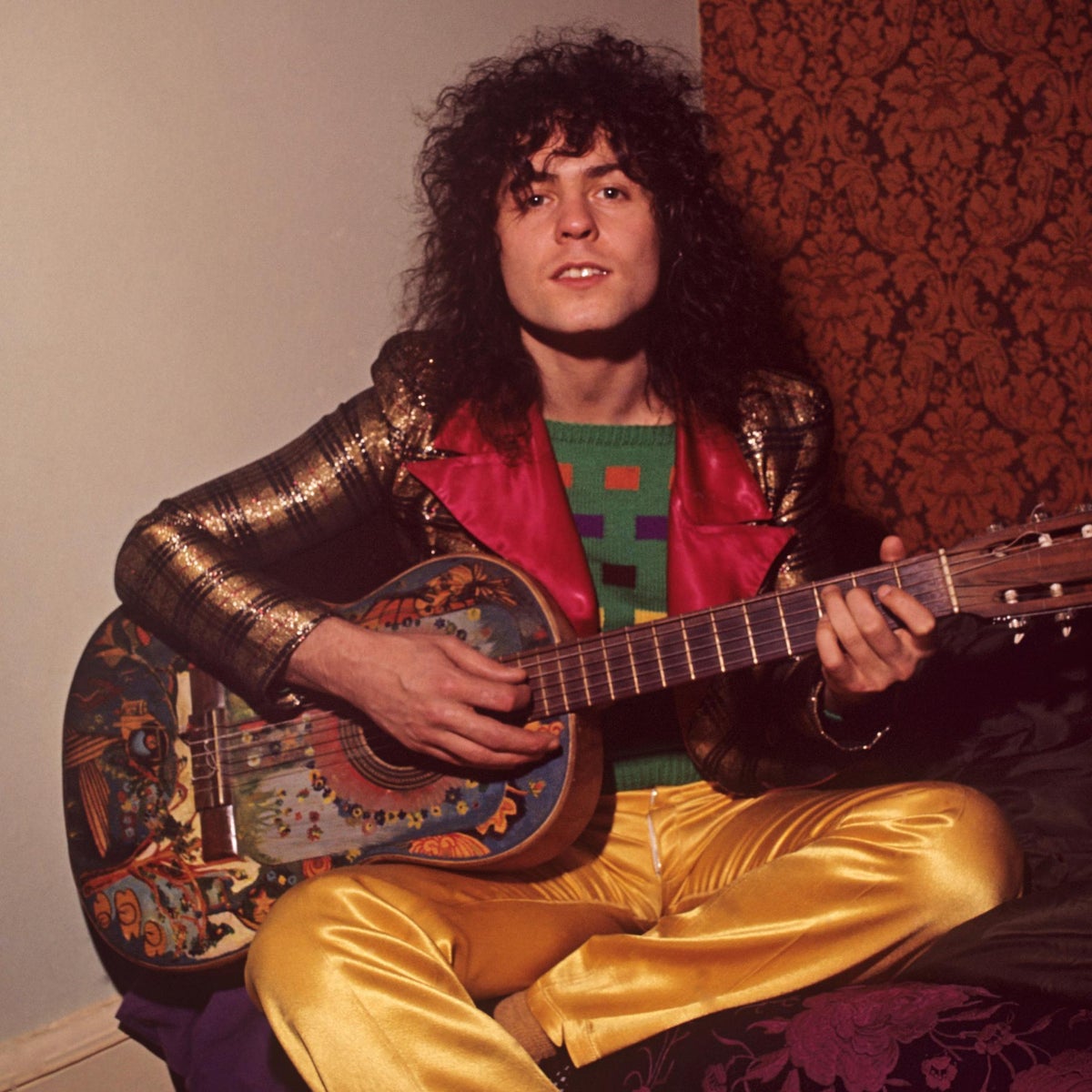 #Sept30, 78 años cumpliría el guitarrista, cantante y compositor de glam rock al frente de T. Rex, Marc Bolan. "Get it on" fue uno de sus grandes éxitos.  youtu.be/XNkwe86LY6Q