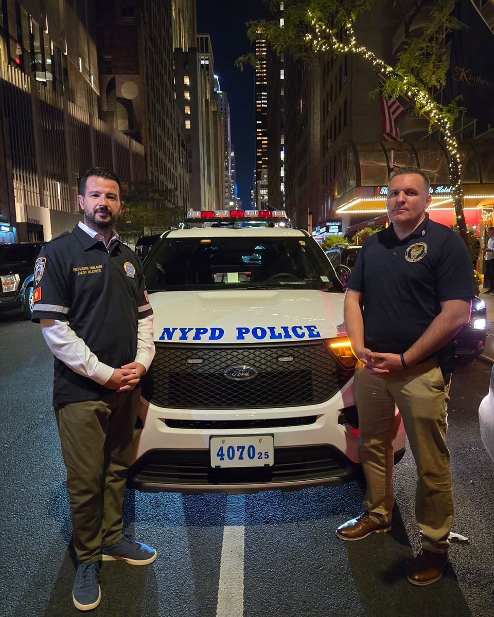 (Scroll down for English)

🇲🇪 Amel Ćiriković je kao dječak prije 25 godina napustio Plav i stigao u Ameriku. Danas je pripadnik elitne jedinice njujorške policije (<a href="/NYPDnews/">NYPD NEWS</a>), gdje je svojim radom, predanošću i karakterom izgradio ugled i karijeru vrijednu poštovanja.

Tokom
