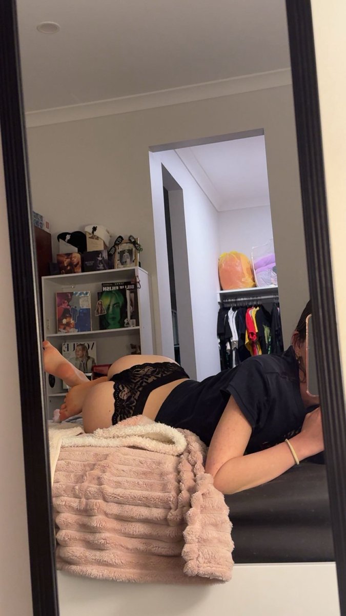 skystellax's tweet photo. i need a mirror on my roof 

https://t.co/PM9OiGptg0 https://t.co/HQAOVYgZkE