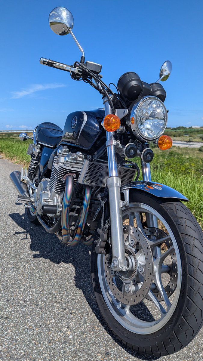 shian29dh's tweet photo. cb1100納車
最高のオモチャを手に入れた
#cb1100 https://t.co/2tZ5WBMdFz