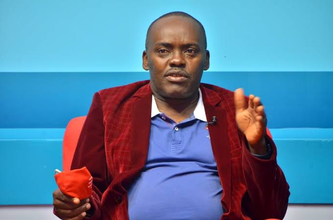 Introvert_Boaz's tweet image. 🚨 NUP shakes up Busiro East!  Walukagga snags MP ticket, sidelining Ssegona after 3 terms. Bold move or risky gamble?  Ssegona hints at indie run—2026 drama loading! ⏳ #UgandaPolitics #NUP