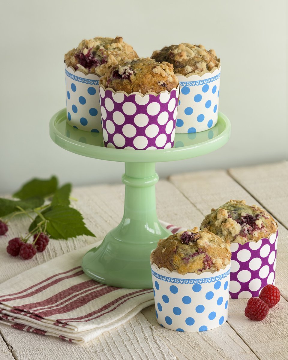 These bakery style Raspberry Lemon Streusel Muffins make ordinary mornings extra special! The lemon crumble topping is sweet &amp; tart, which pairs perfectly with the raspberries. 🥰

oregon-berries.com/recipe/raspber…

#oregonberries #raspberries #muffinrecipe #muffintime