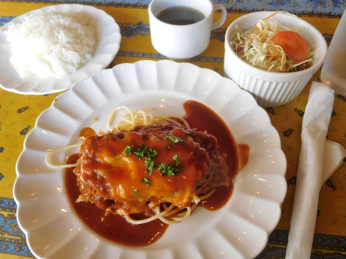 ruhanoki639's tweet image. 旅レポ小休止😇
先週、井土ヶ谷のマアさんで日替りランチ🍴💕
お昼時だったけどギリギリ席空いててラッキー🥳
若鶏のカツレツめっちゃ柔らかくて絶品😍
大好きなオレンジジュースはマストで🍊🥰

#マア #MA #井土ヶ谷 #カフェ巡り #喫茶店 #ランチ #昭和レトロ #食べ歩き