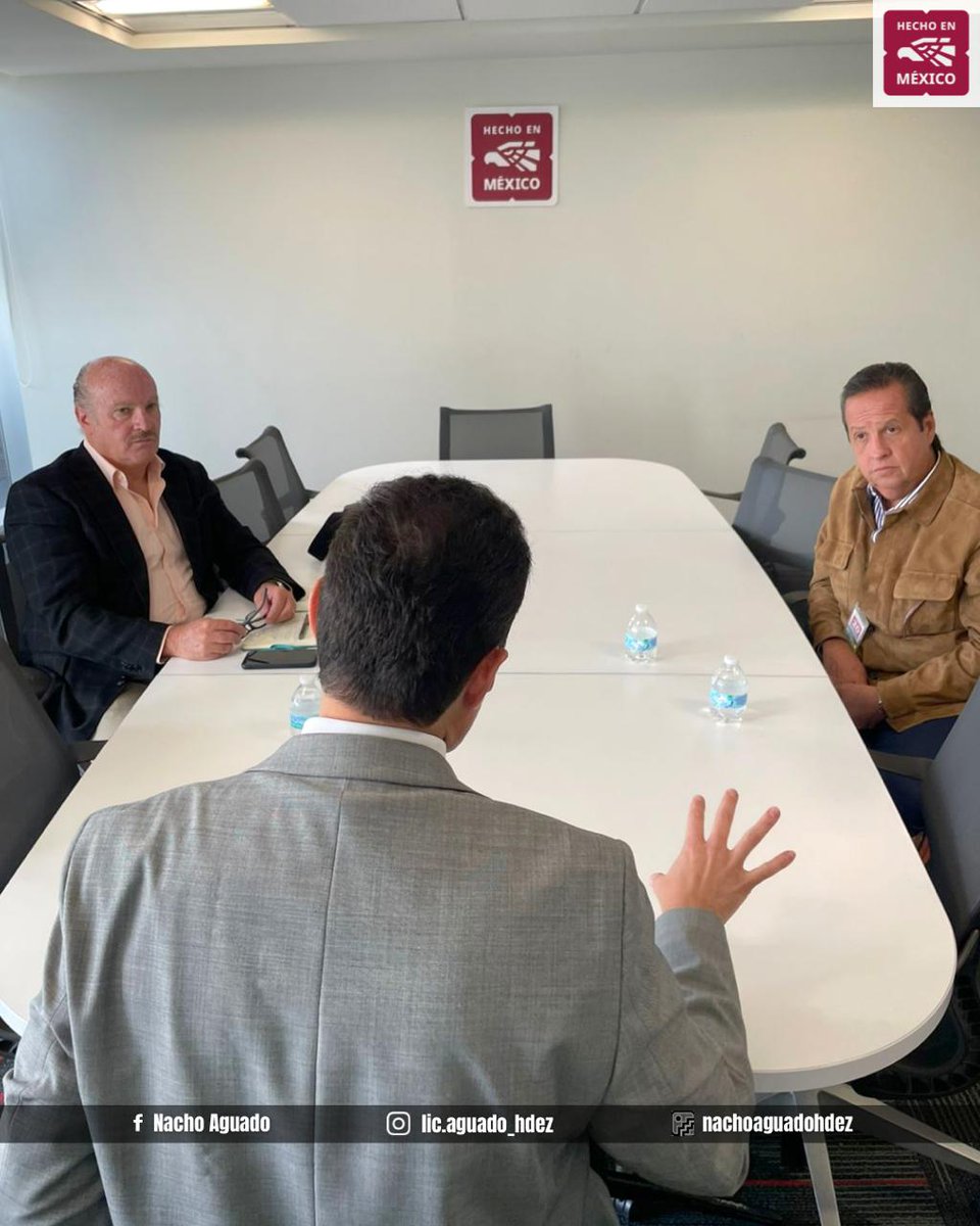 lic_aguadohdez's tweet photo. Reunión muy productiva con los CEOs, de #Fermaca, Manuel Calvillo Álvarez y Ray Fletcher. Dimos seguimiento a los grandes proyectos que tienen en nuestro país, en particular en el Estado de Durango; avanza el #PlanMéxico y la estrategia de los #Podecobis
#CorredoresEconómicos
#CorredorNoroeste
Carlos @Candelaria___