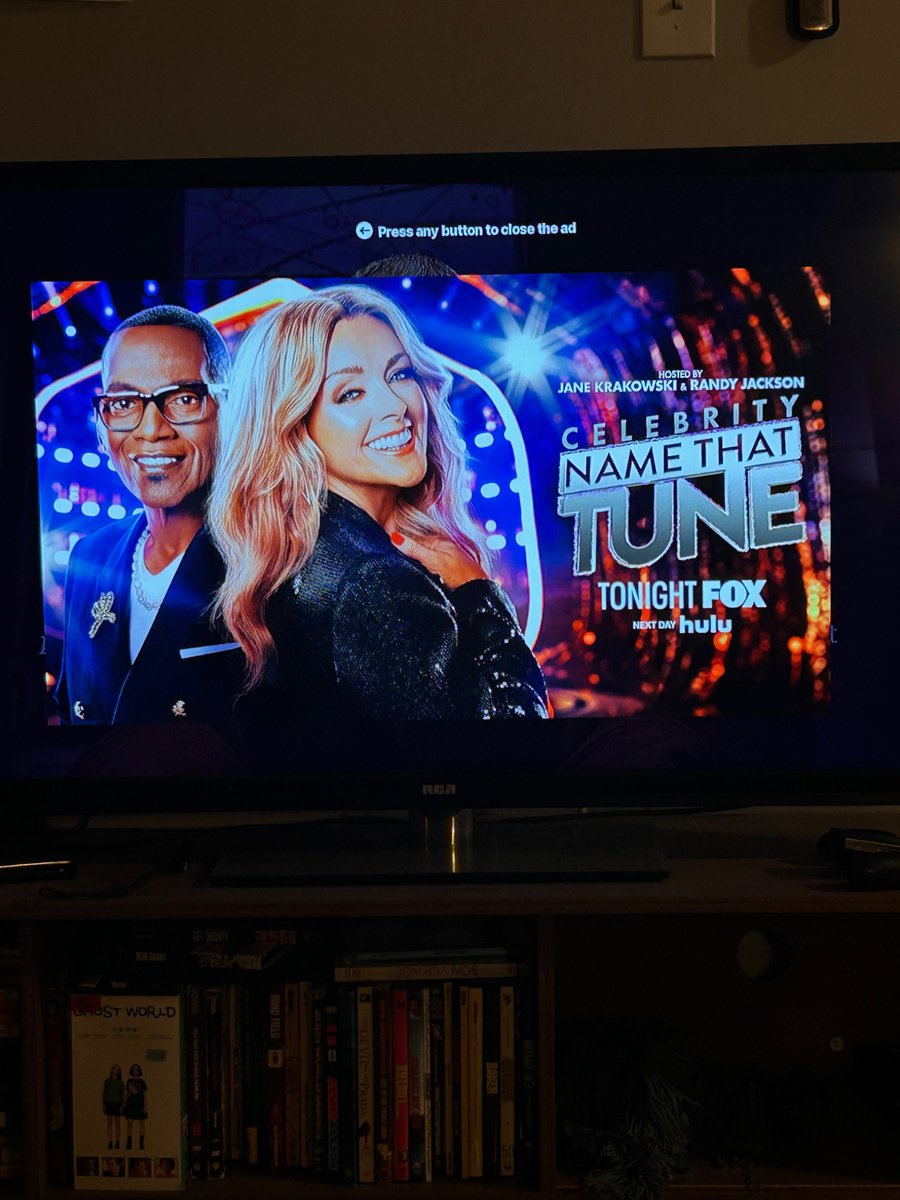 humandaria's tweet photo. Is 30 rock guerrilla advertising for a reboot or https://t.co/PUrvc3JzJg