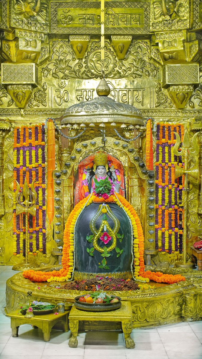Somnath_Temple's tweet image. श्री सोमनाथ महादेव मंदिर,
प्रथम ज्योतिर्लिंग - गुजरात (सौराष्ट्र)
दिनांकः 30 सितम्बर 2025, अश्विन शुक्ल अष्टमी - मंगलवार
प्रातः श्रृंगार
09255616
#somnath #mahadev #shivji
#bhakti #somnathlivedarshan #somnathtemple